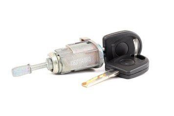 Дверной замок skoda fabia i; octavia i 96-10; vw golf iv; bora; passat; polo 96-10 1u0837167 132-053-032 фото